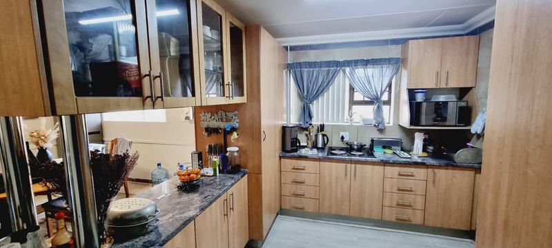 4 Bedroom Property for Sale in Menkenkop Western Cape